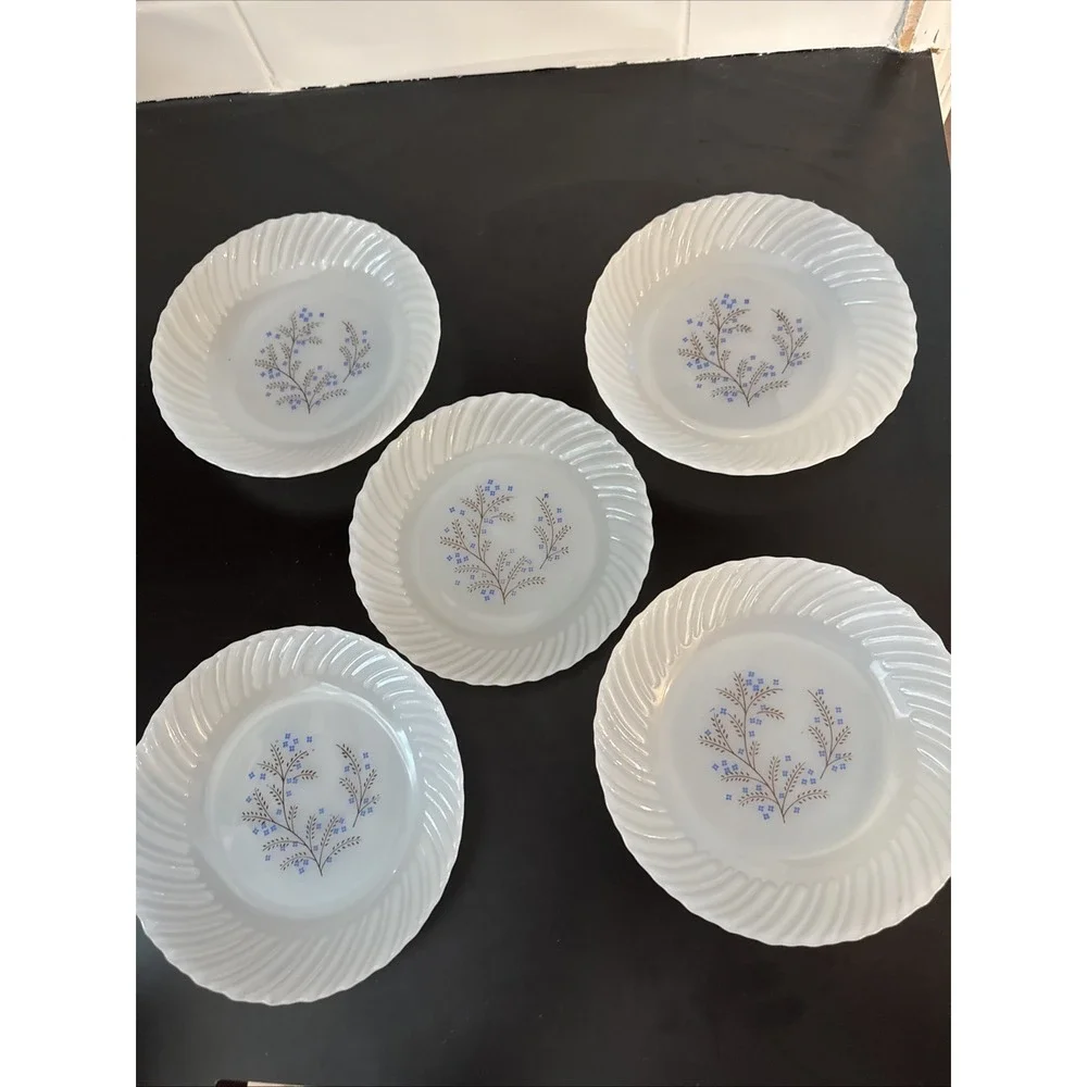 Vintage Termocrisa Milk Glass Blue Floral Swirl Edge 1 Plate(7